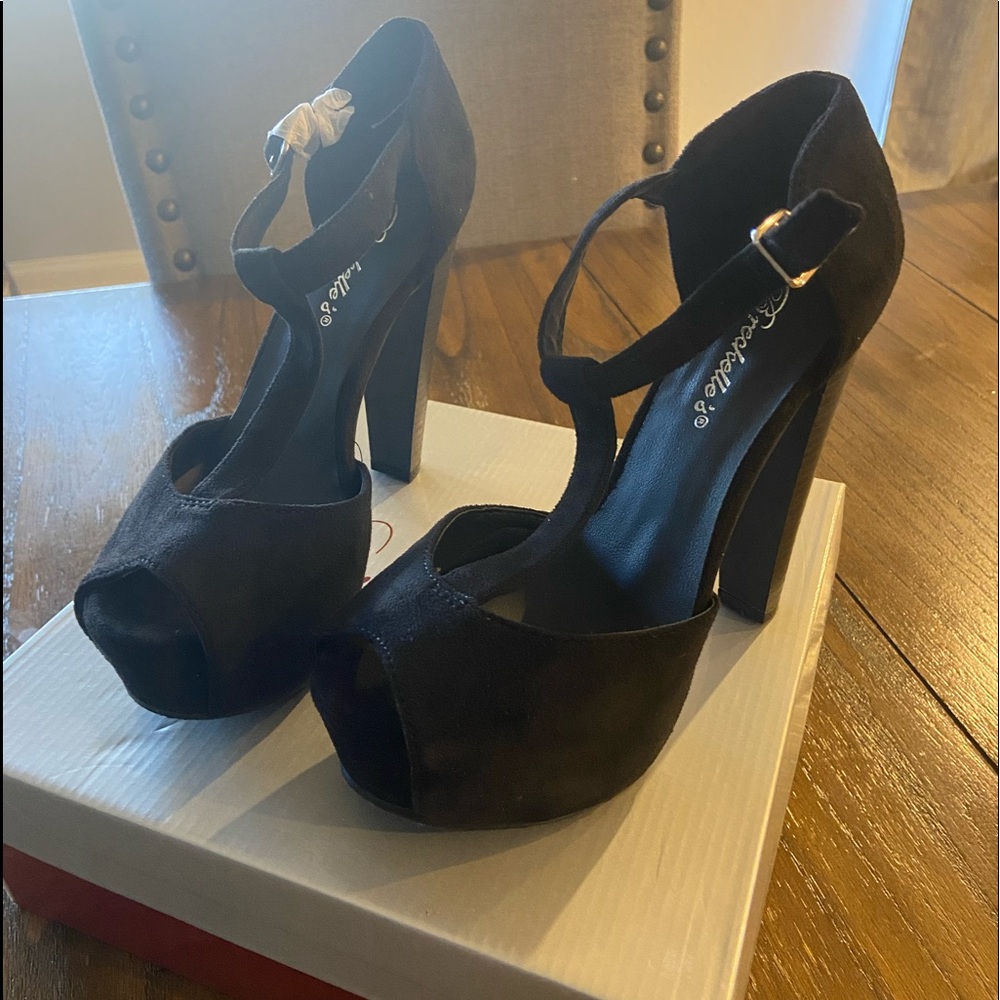 New Black platform stilettos heels